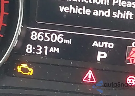 2018 Audi A4 2.0T Premium/2.0T Tech Premium z USA, uszkodzony, nr VIN WAUDNAF46JN005255